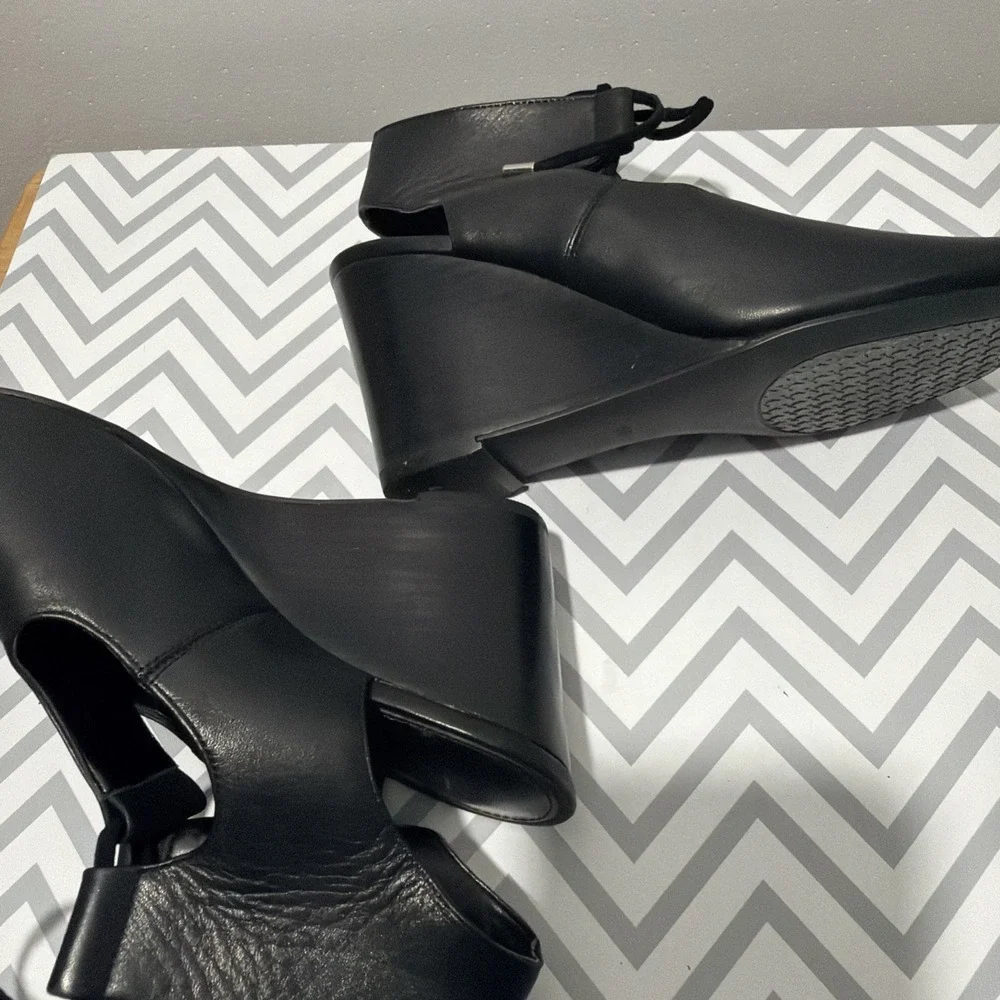 Lauren Ralph Lauren this pair